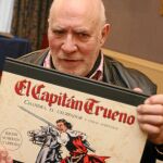 Mora, con una portada de «El capitán Trueno»