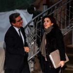 El delegado del Gobierno en Cataluña, Enric Millo, y Soraya Sáenz de Santamaría, a su llegada ayer a la sede de la Delegación del Gobierno en Cataluña.