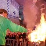 Imagen de la falla quemándose