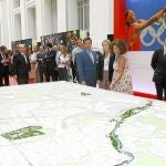En la galería de cristal del Palacio de Cibeles se puede disfrutar desde hoy de una exposición con todas las maquetas de la candidatura