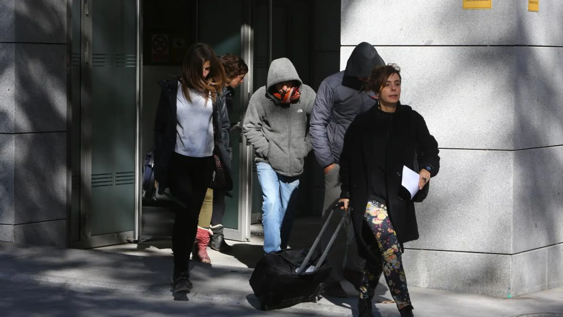 Algunos de los implicados en el "caso Alsasua", tras declarar en la Audiencia Nacional durante la instrucción de la causa