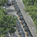 El taxi exige licencias urbanas para los VTC