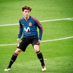 Odriozola, el lateral de la Real Sociedad, en un entrenamiento con la Selección, con la que ha disputado dos partidos. El Mundial de Rusia será su primer gran campeonato como internacional