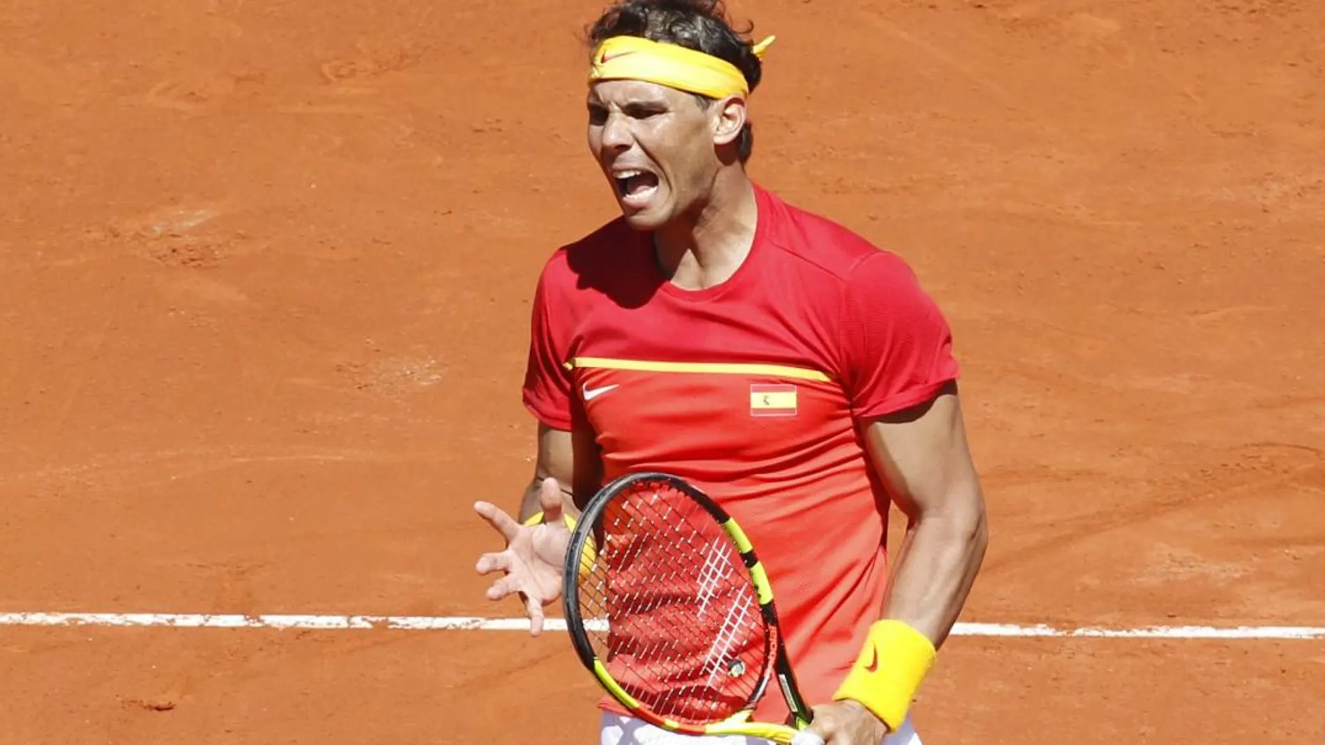 Nadal sigue con su racha victoriosa en la Davis