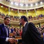 Pedro Sánchez y Mariano Rajoy en una imagen de ayer /Reuters