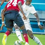 Vinicius dejó una buena imagen en su estreno como jugador del Real Madrid / Efe