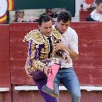 Rafaelillo cogido en Valencia / @TOROSVALENCIA