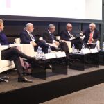 De izquierda a derecha, Bernardo Larraín, Roberta Lajous, Alberto Furmanski, Asís Martín de Cabiedes, Jorge Tagle, José Antonio García Belaunde, y Martin Carrizosa, ayer en el Auditorio de Uría Menéndez