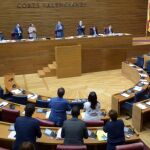 La Razón. Les Corts aprobaron por unanimidad enviar a Pedro Sánchez la denominada «Agenda valenciana»