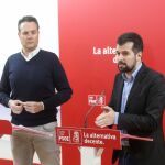 Luis Tudanca y Pedro González atienden a la prensa