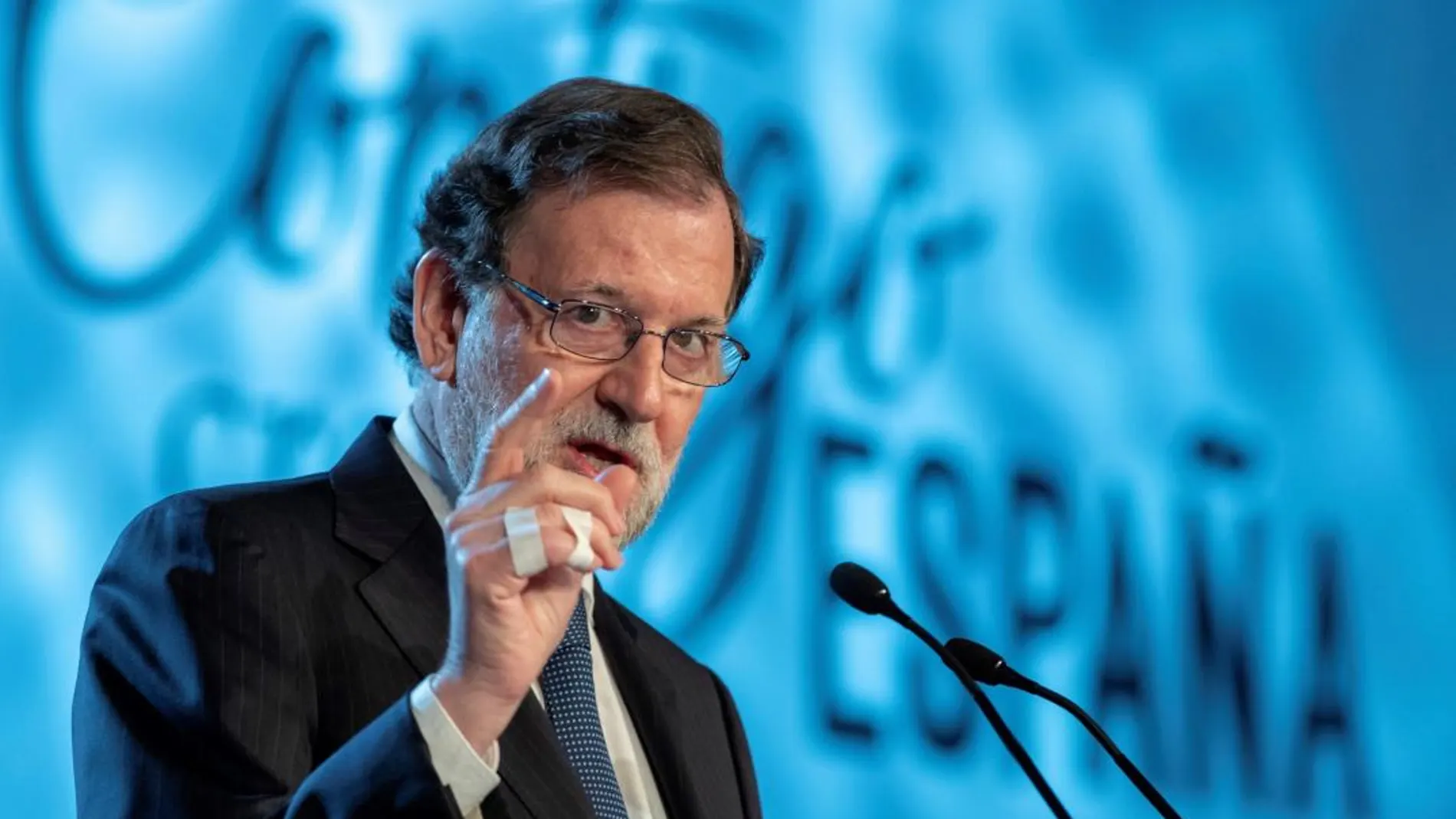 El presidente del Gobierno durante su intervención en el acto de clausura de la Convención Nacional del PP hoy en Sevilla