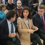 La consejera de Agricultura y Ganadería, Milagros Marcos, asiste a la jornada de la PAC celebrada en Santiago de Compostela junto al presidente de la Xunta de Galicia, Alberto Nuñez Feijóo
