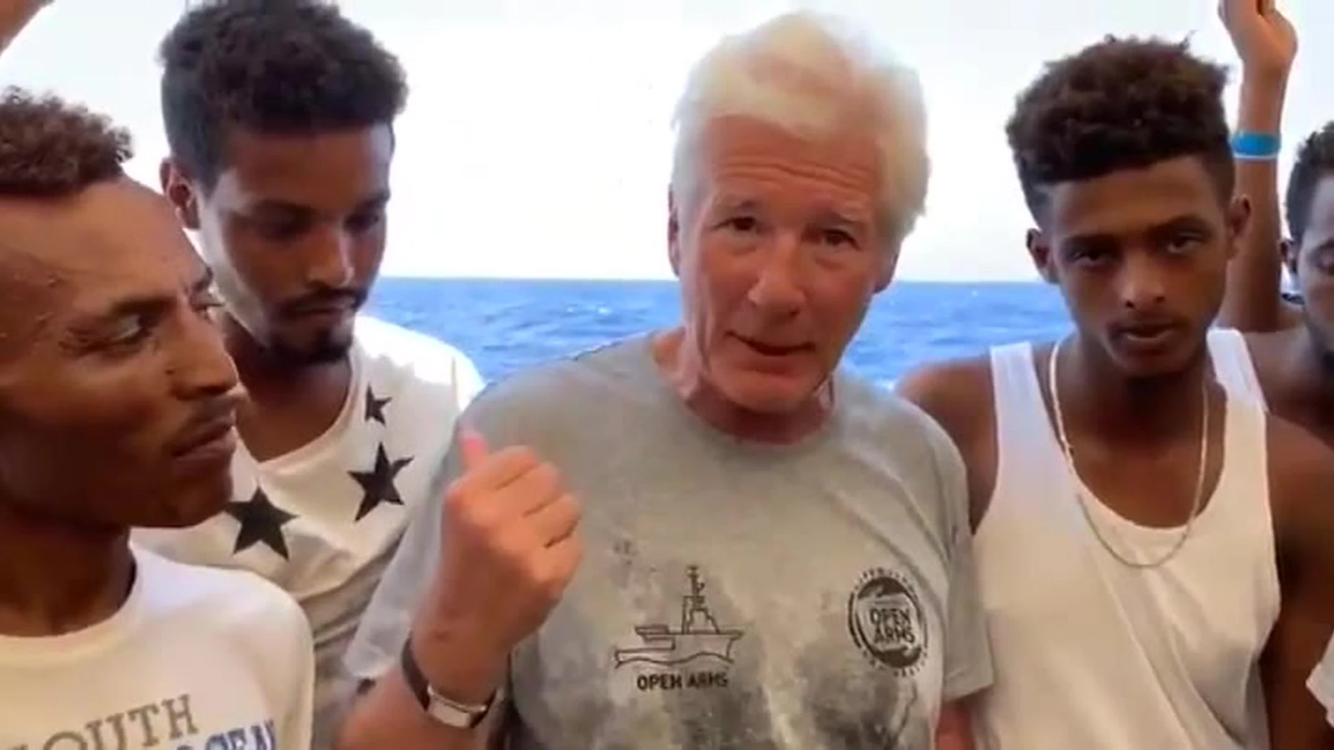 Richard Gere se sube al Open Arms