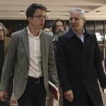 Errejón (i) y el vicepresidente boliviano, Álvaro García Linera (d) el pasado 4 de abril de 2018 en La Paz (Bolivia)