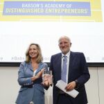 La presidenta de Babson College, Kerry Healey, anunció la incorporación de Juan Roig a la Academia. De él dijo que «personifica el liderazgo empresarial, al guiar y hacer crecer una empresa exitosa, al invertir en sus empleados y al apoyar a los emprendedores locales y a las startups españolas»