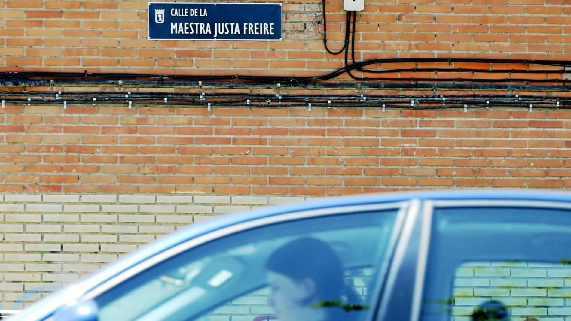 La maestra Justa Freire da nombre a la calle que antes era de Millán Astray