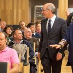 Milagros Marcos, Javier Iglesias y Bienvenido Mena, momentos antes del comienzo de la jornada
