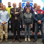 El presidente de la Fundación Trinidad Alfonso, Juan Roig, con la directora Elena Tejedor y un grupo de colaboradores de FER entrenadores