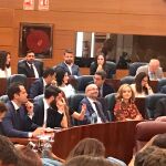 Juan Trinidad, presidente de la Asamblea, en el centro de la imagen