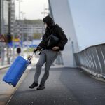El factor más importante es que el gobierno británico dejó de aceptar pasaportes del grupo de Los Veintisiete o documentos de identidad como el DNI desde el pasado 1 de octubre