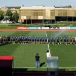 Los jugadores de la selección española de fútbol guardan el minuto de silencio
