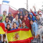 Una veintena de jóvenes sevillanos de los Salesianos celebrando y disfrutando, ayer, de la Jornada Mundial de la Juventud (JMJ).