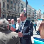Ortega Smith durante un paseo por la Gran Vía de Madrid / Ep