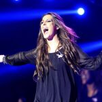 La cantante Malú, durante su actuación en el concierto "Por ellas". Foto: Efe