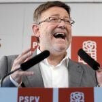 El secretario general del PSPV, Ximo Puig, ayer durante la rueda de prenda que ofreció en la sede del partido
