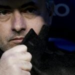 José Mourinho en el banquillo del estadio Santiago Bernabéu