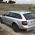 El sistema de tracción 4x4 con embrague Haldex proporciona un buen agarre.