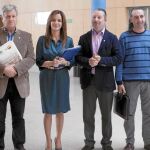 La consejera Silvia Clemente suscribe el acuerdo con los representantes de las organizaciones agrarias y las cooperativas