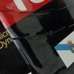La escudería Lotus llevará una bandera de Galicia como homenaje a las víctimas del accidente de tren de Santiago.