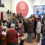 Las tiendas «@rropa» de Cáritas venden ropa de segunda mano por precios irrisorios para personas en riesgo de exclusión social
