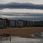 Playa de la Zurriola de San Sebastián /Efe