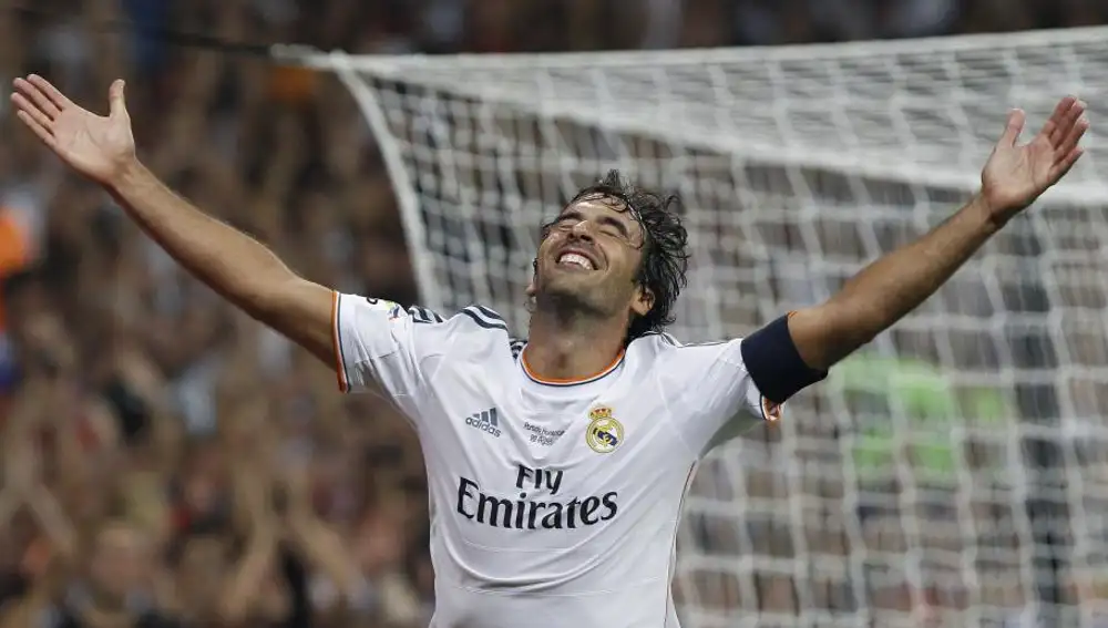 Raúl González con el Real Madrid.