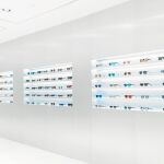 La tienda de Fuencarral de Madrid es la primera «flagship store» de Hawkers que combina sol y óptica / Efe