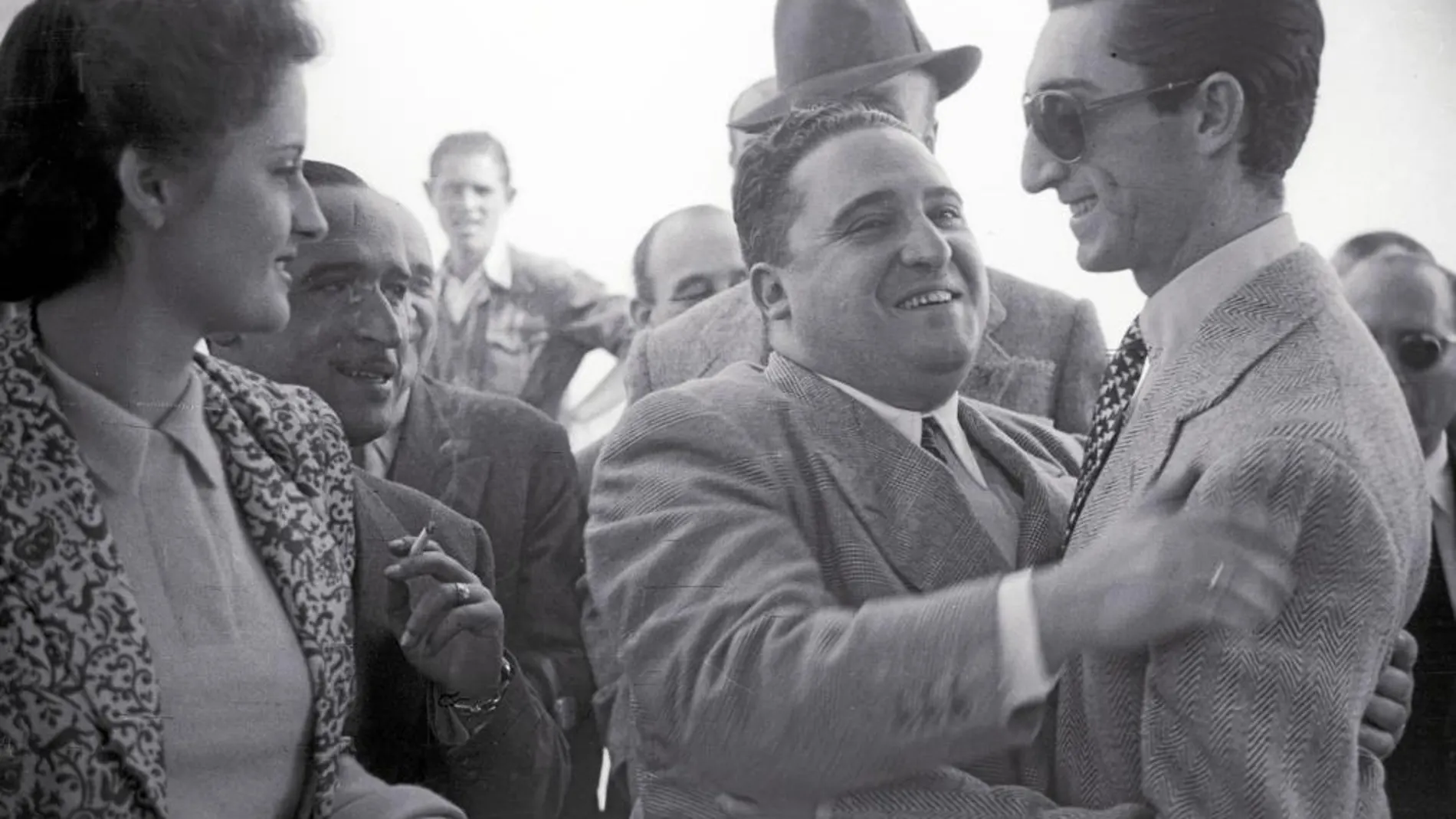 En la imagen, Agustín de Foxá con Manolete
