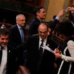 Jordi Sánchez, Jordi Turull y Pedro Sánchez, en el Congreso/Foto: C. Pastrano