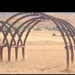 El campo de la localidad leonesa de Rodiezmo estaba ayer completamente desierto. Ni rastro de los líderes de la izquierda