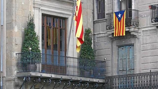 Imagen de archivo del Ayuntamiento de Vic, denunciado por incumplir la Ley de Banderas