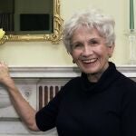 A pesar de figurar en todas las quinielas, Munro jamás creyó que ganaría el Nobel