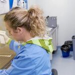 Un grupo de investigadores, en las instalaciones del Instituto de Oftalmobiología Aplicada