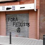 Aspecto que presentaba ayer la sede del PP en Les Corts