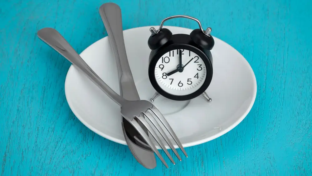Algunos expertos proponen restringir la ingesta calórica utilizando un periodo de ayuno | Dreamstime