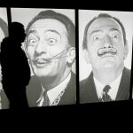 Una instalación con imágenes de Salvador Dalí en una exposición en Lieja (Bélgica) en 2016