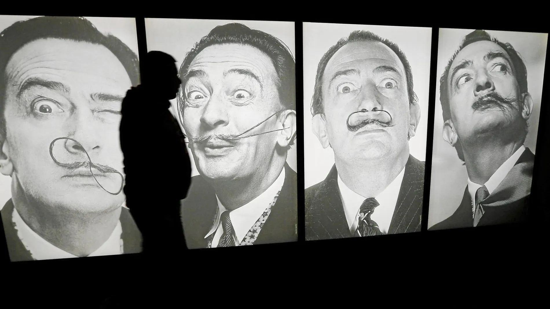 Una instalación con imágenes de Salvador Dalí en una exposición en Lieja (Bélgica) en 2016