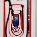 La firma californiana puede fabricar un millón de coches eléctricos al año, pero apenas está produciendo un tercio