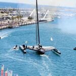La salida de cada barco estuvo acompañada por una «mascletà». El público abarrotó la Marina Real Juan Carlos i