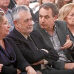 Griñán junto a Zapatero, en la última visita del ex presidente a Sevilla, donde fue premiado por el PSOE-A
